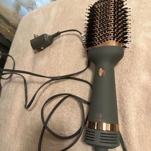 Revlon blow out dryer